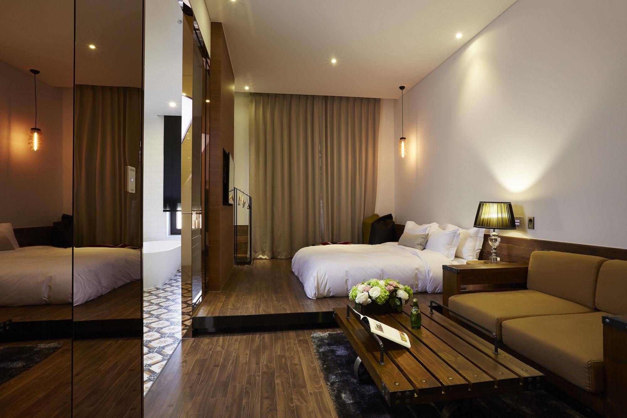 Chungbuk Inno City Namoo Hotel Eumseong Exterior photo