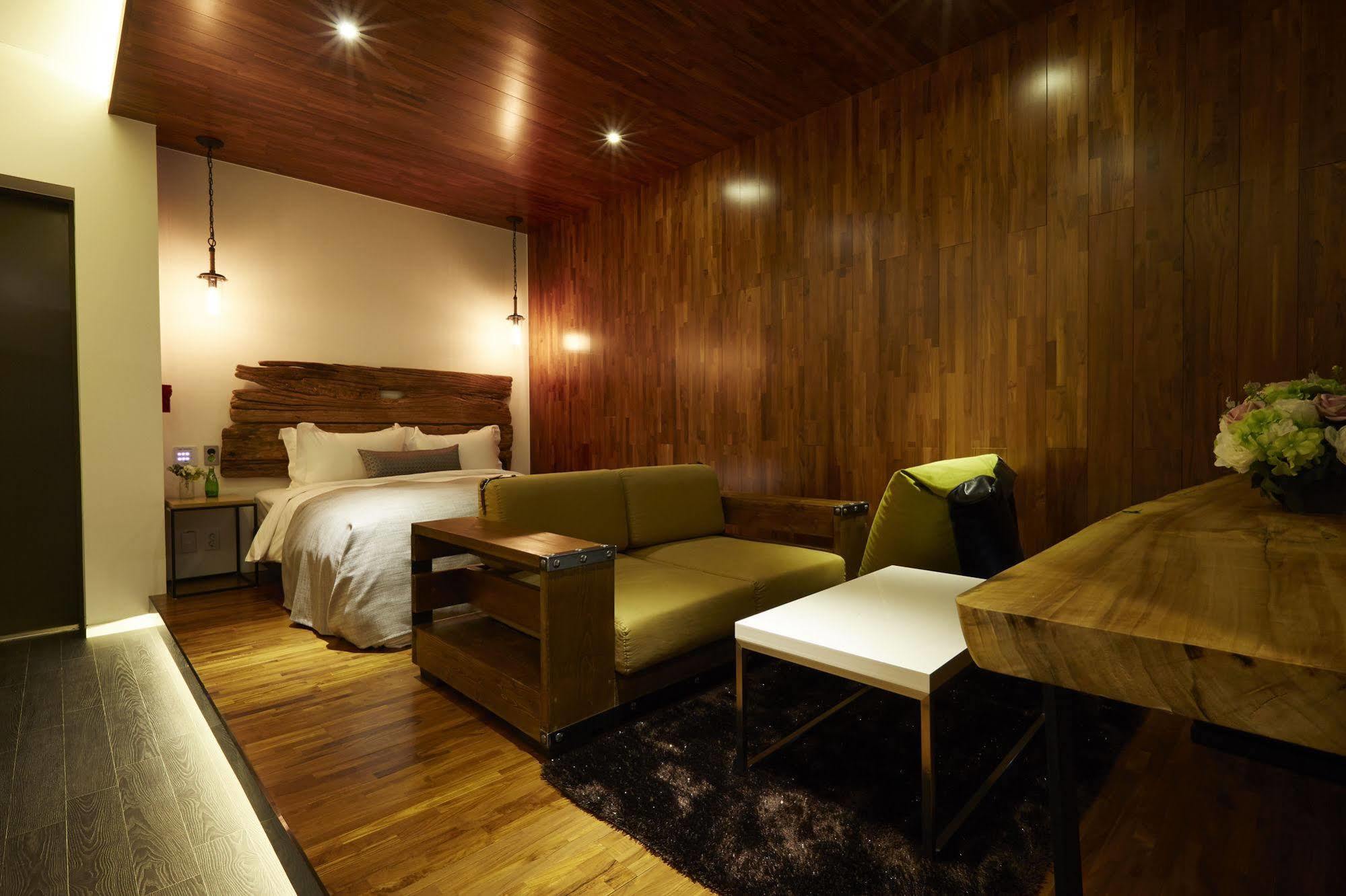 Chungbuk Inno City Namoo Hotel Eumseong Exterior photo
